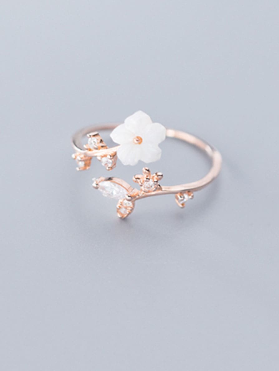 925 Sterling Silver Acrylic White Flower Minimalist Free Size Ring ...